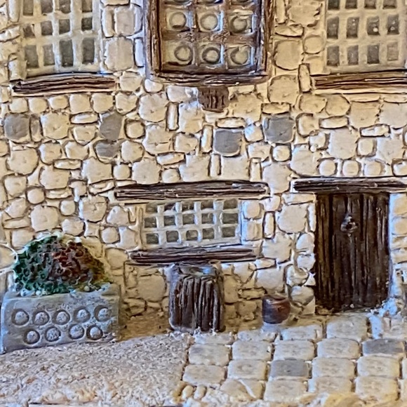 Vintage Naturecraft Figurine Jones Florist #11 by Peter Tomlins 1985 - Picture 3 of 9